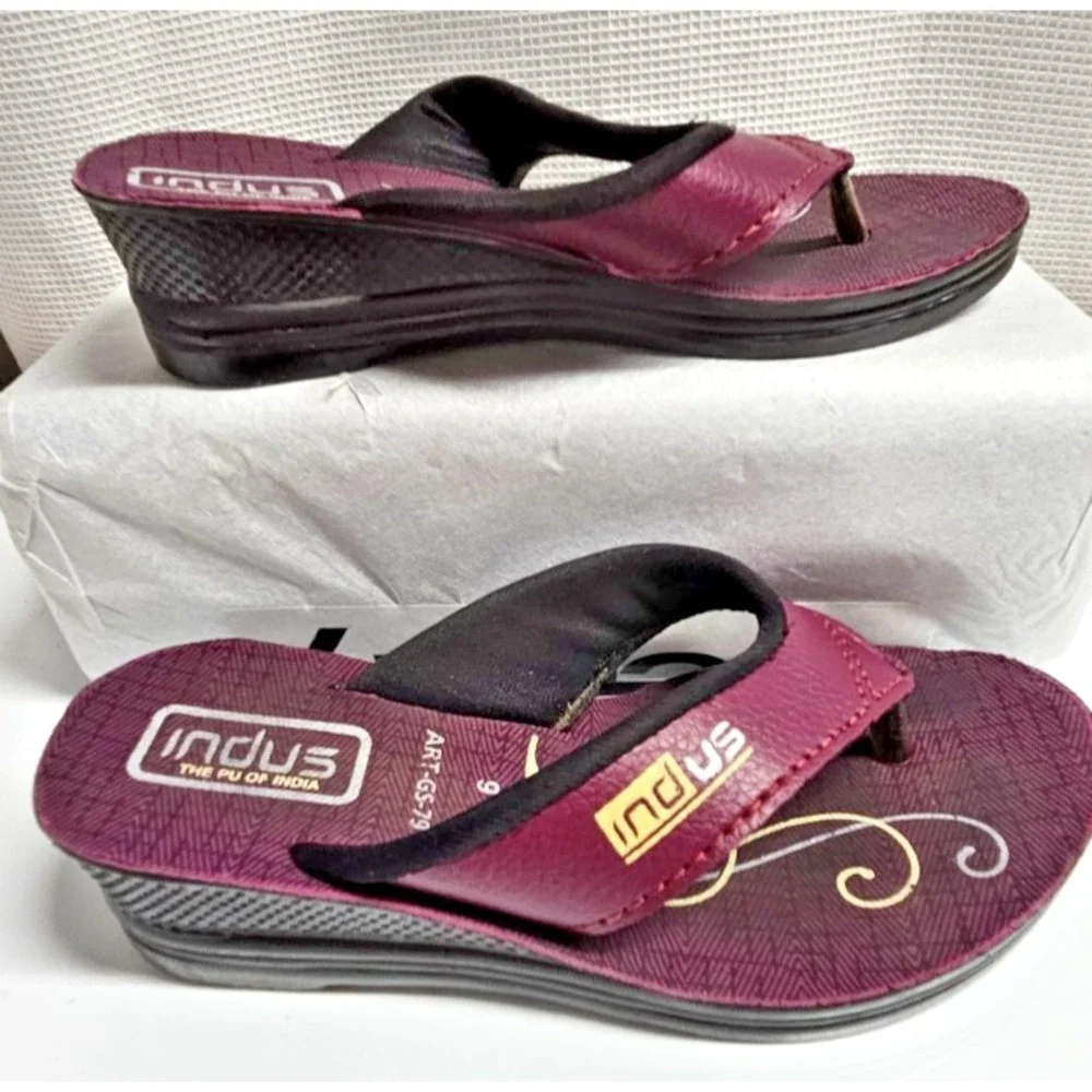 lndus faux‎ leather upper red girl slip on wedges flip flops Sz 9